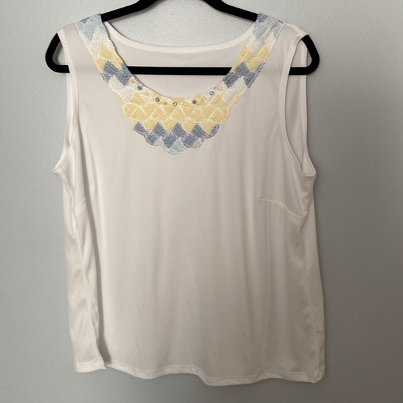 Alfred Dunner Twin Set Tank and Cardigan with Short Sleeves Size Medium Like New - Picture 5 of 7